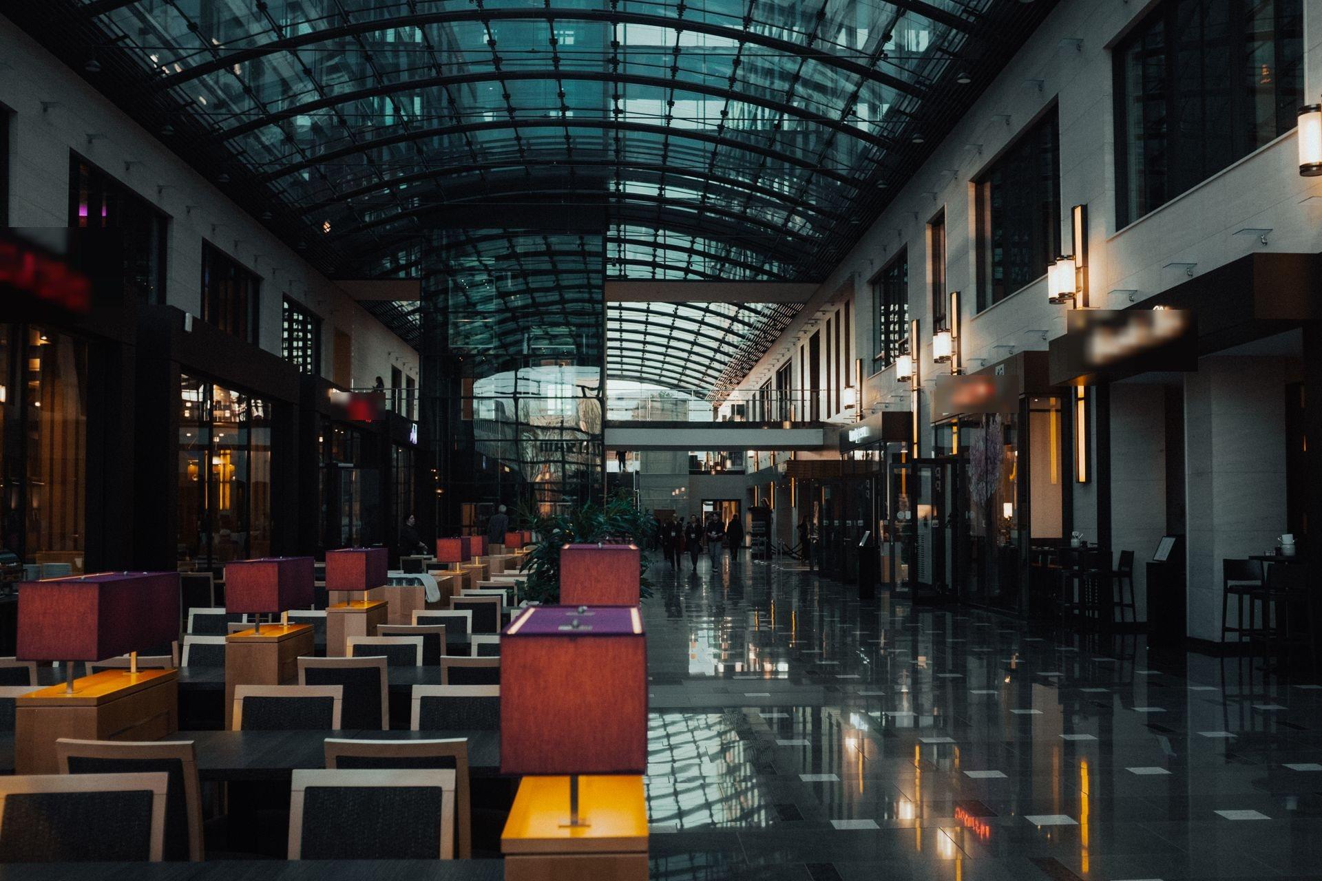 Retail & shopping malls
